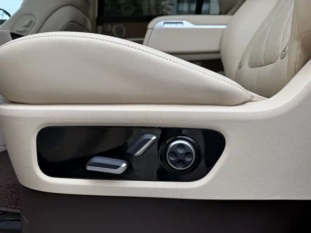 SWM M9 2024 Edition Range-Extended Max Version 42kWh 6-Seater Model
