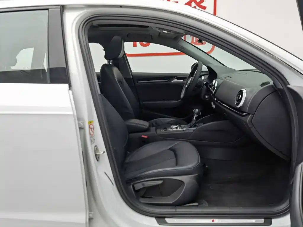 Audi A3 2019 Sportback 35 TFSI Style Edition National V