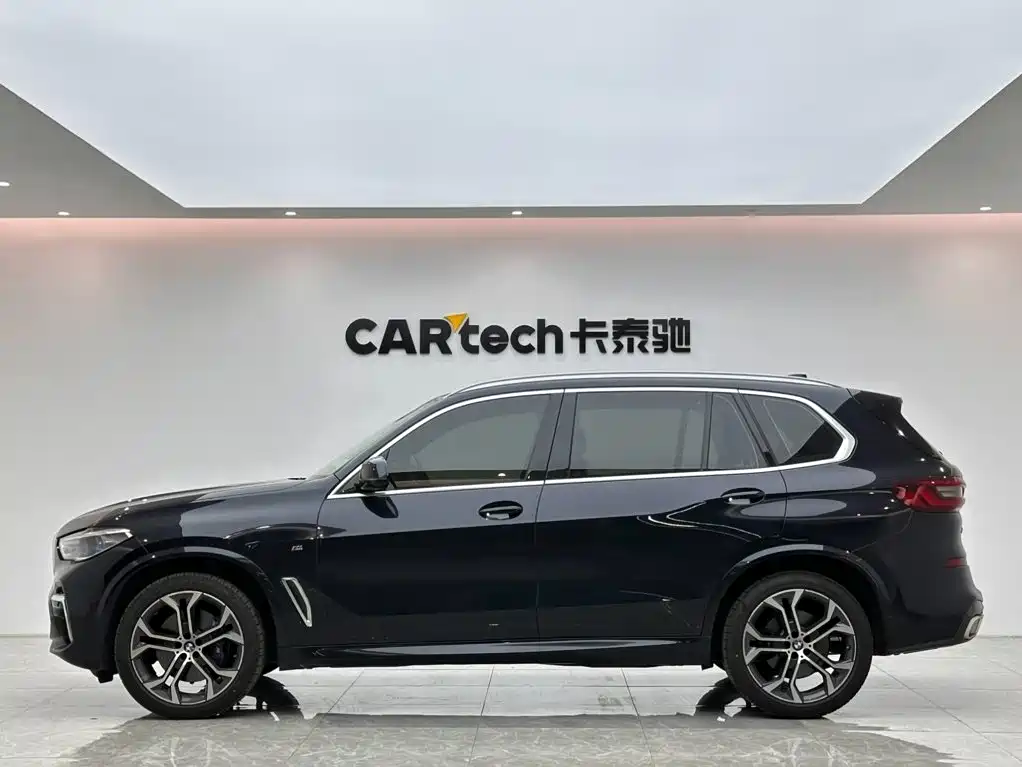 BMW X5 2022 xDrive 40Li M Sport Package