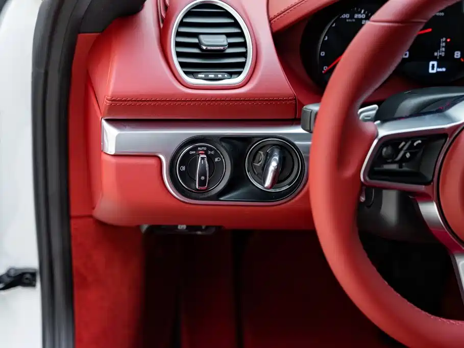 Porsche 718 Cayman 2.0T 2018 Model