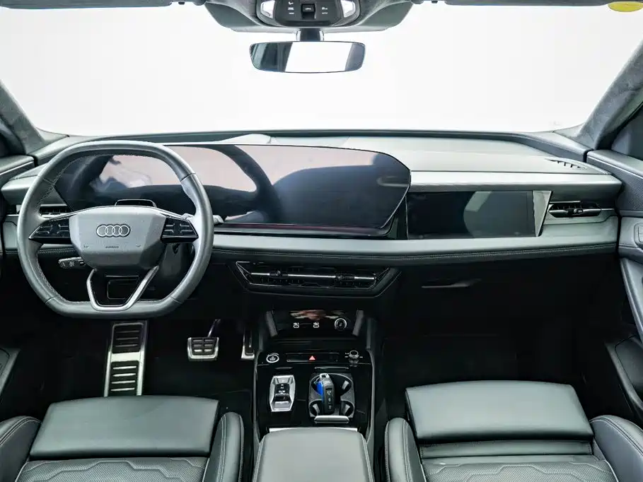 Audi Q6L Sportback e-tron 2026 First Edition Navigator Version