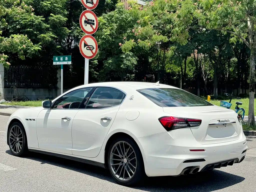 Ghibli 2019 3.0 T Standard Edition Euro V