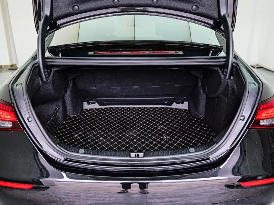 Mercedes-Benz E-Class 2023 E 260 L