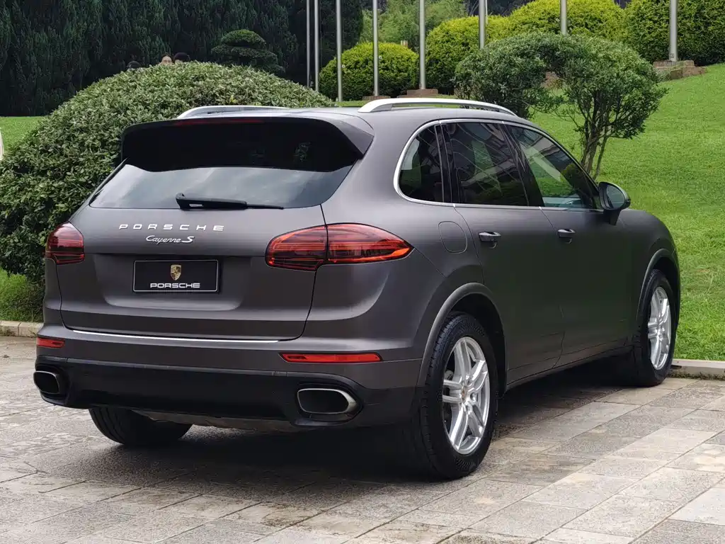 Cayenne 2016 Platinum Edition 3.0T