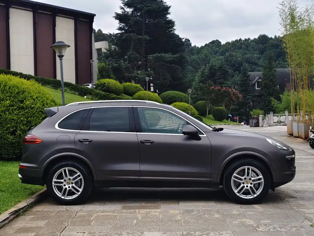 Cayenne 2016 Platinum Edition 3.0T