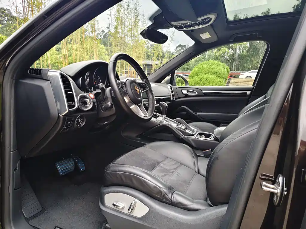 Cayenne 2016 Platinum Edition 3.0T