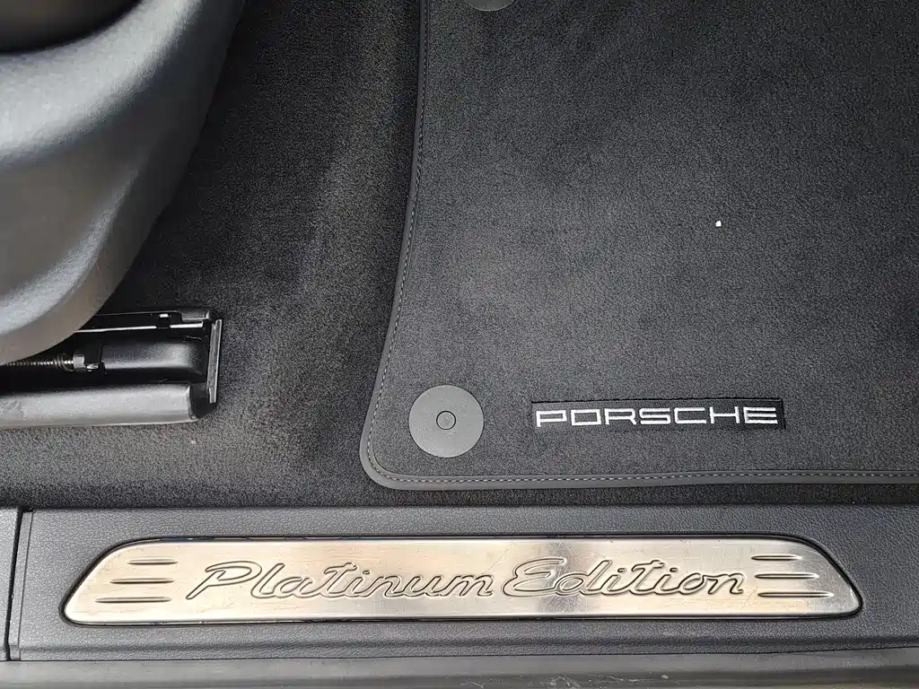 Cayenne 2016 Platinum Edition 3.0T