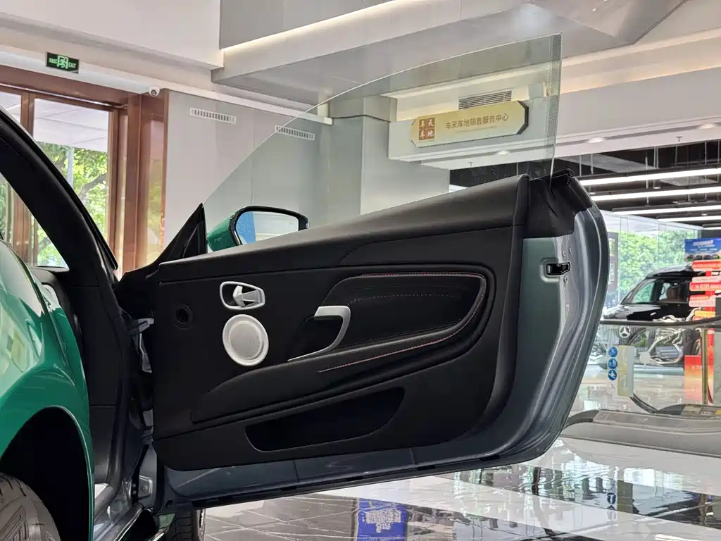 Aston Martin DB11 2019 Model 4.0T V8 Coupe