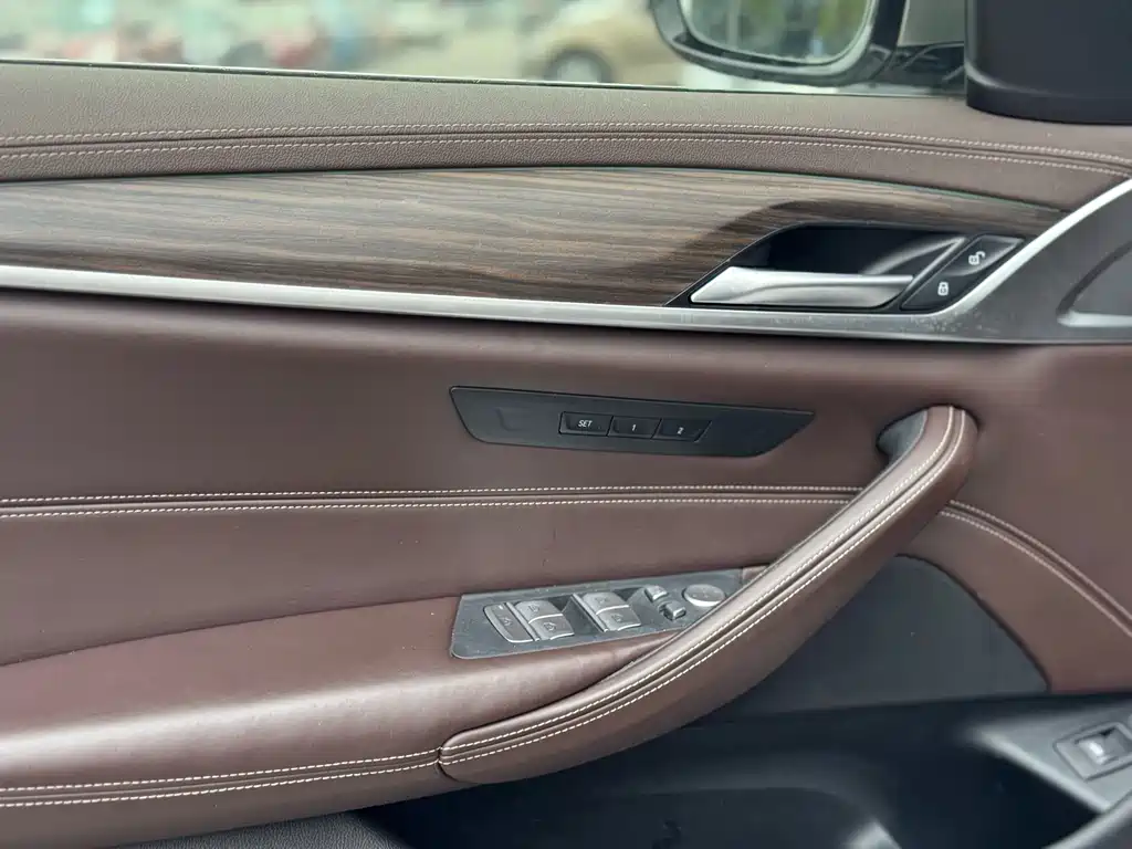 BMW 5 Series 2020 530Li Leading Edition Luxury Package