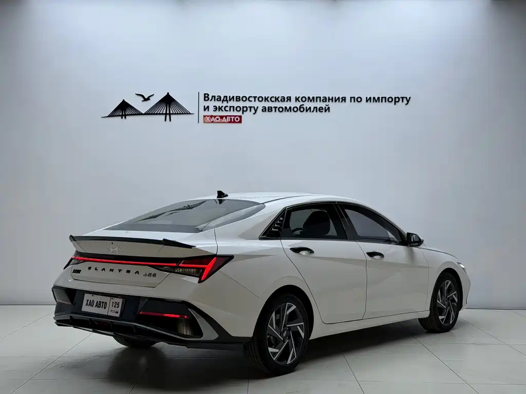Elantra 2023 1.5L CVT LUX Prestige Edition
