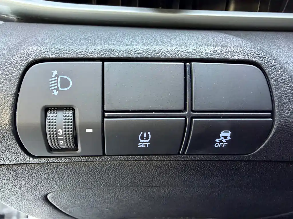 Elantra 2023 1.5L CVT LUX Prestige Edition