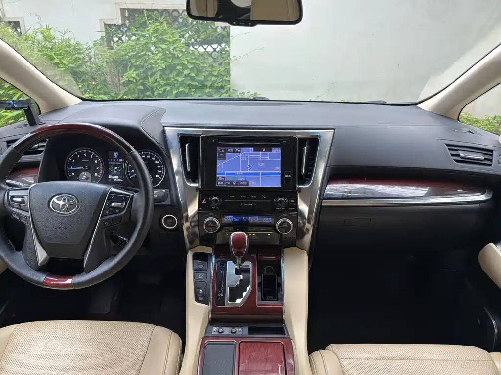 Alphard 2015 3.5L Luxury Edition