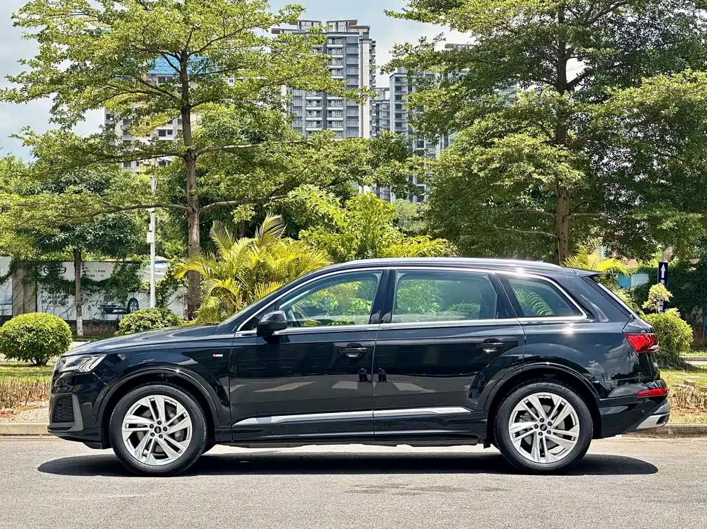 Audi Q7 2023 45 TFSI quattro S line Sport Edition