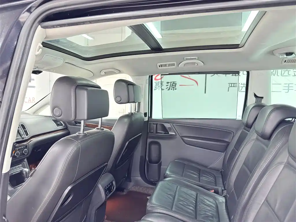 Shangri-La 2014 2.0 TSI Comfort Edition
