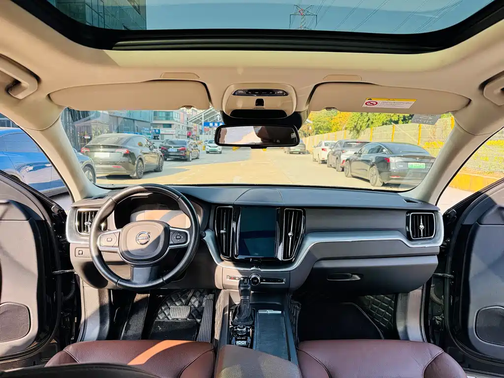 Volvo XC60 2019 T5 AWD Momentum Edition Euro VI