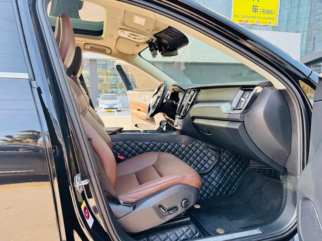 Volvo XC60 2019 T5 AWD Momentum Edition Euro VI