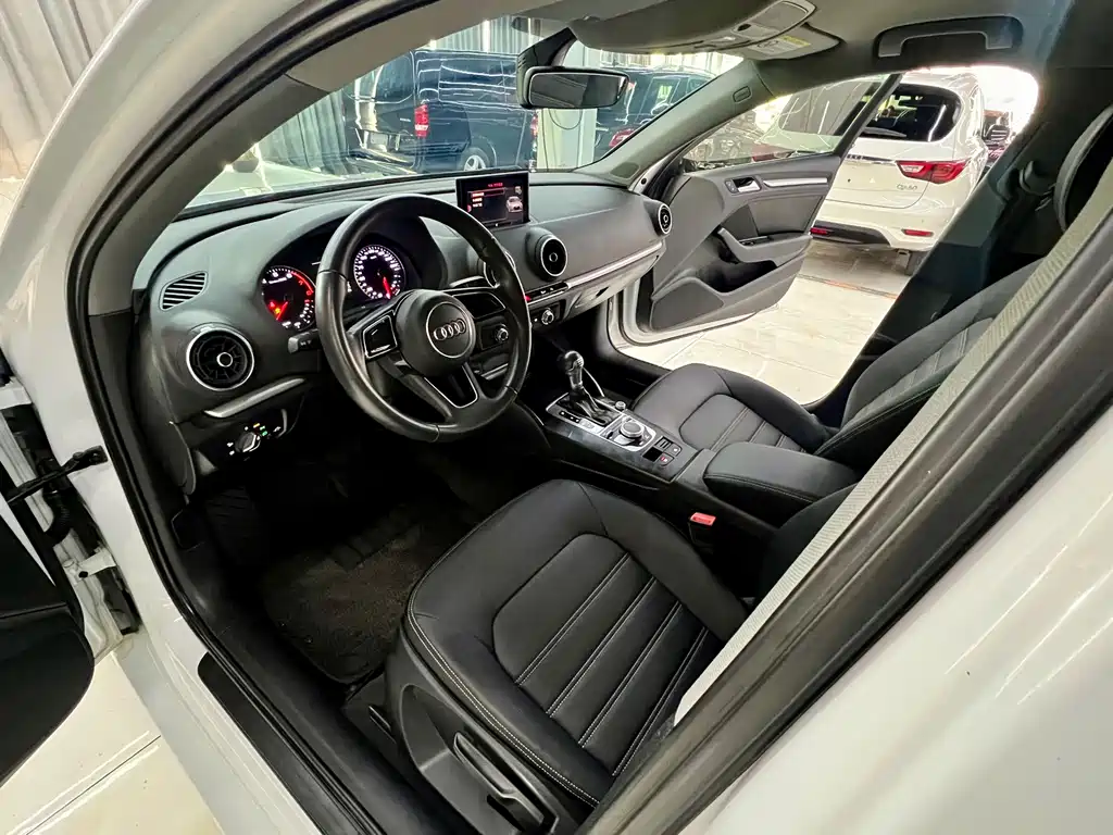Audi A3 2017 Limousine 35 TFSI Sportline