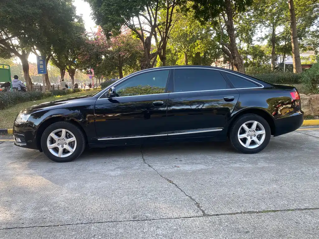 Audi A6L 2010 model 2.0 TFSI automatic standard edition