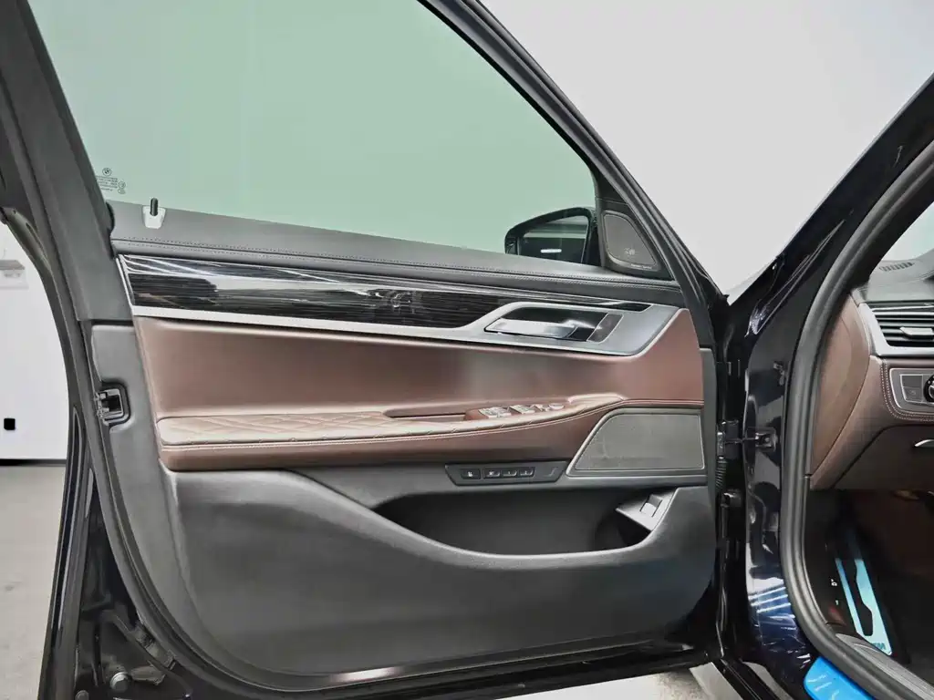 BMW 7 Series 2019 740Li Leading Edition M Sport Package