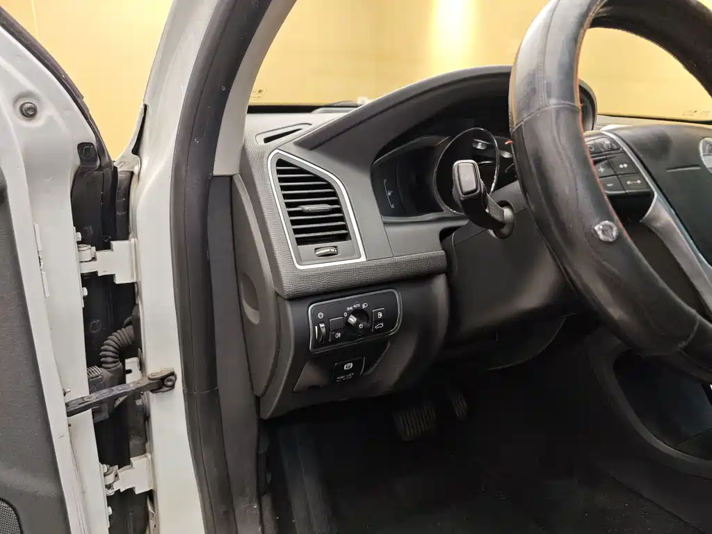Volvo XC60 2015 T5 AWD Smart Vision 2015