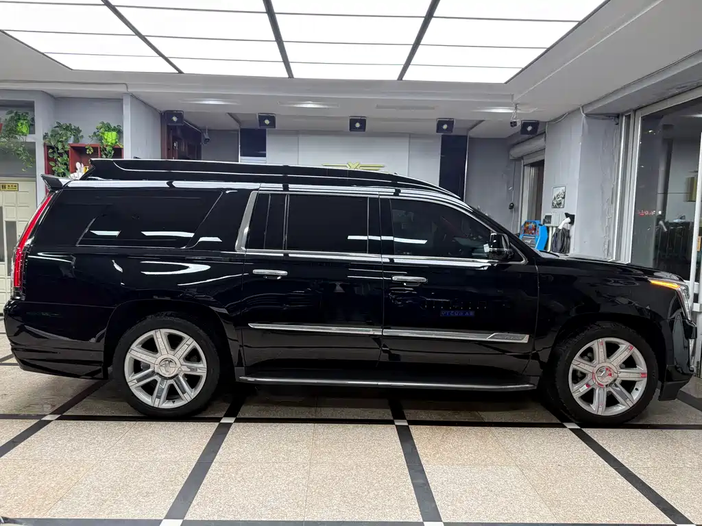 Escalade ESV Platinum Extended Length 2017
