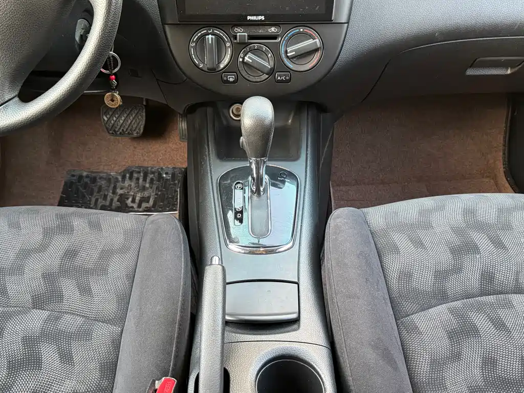 TIIDA 2014 1.6L CVT Comfort Edition