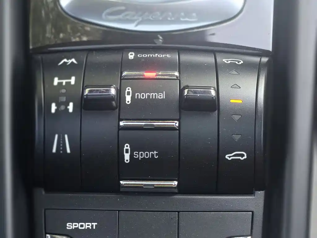 Cayenne 2014 Platinum Edition 3.0T