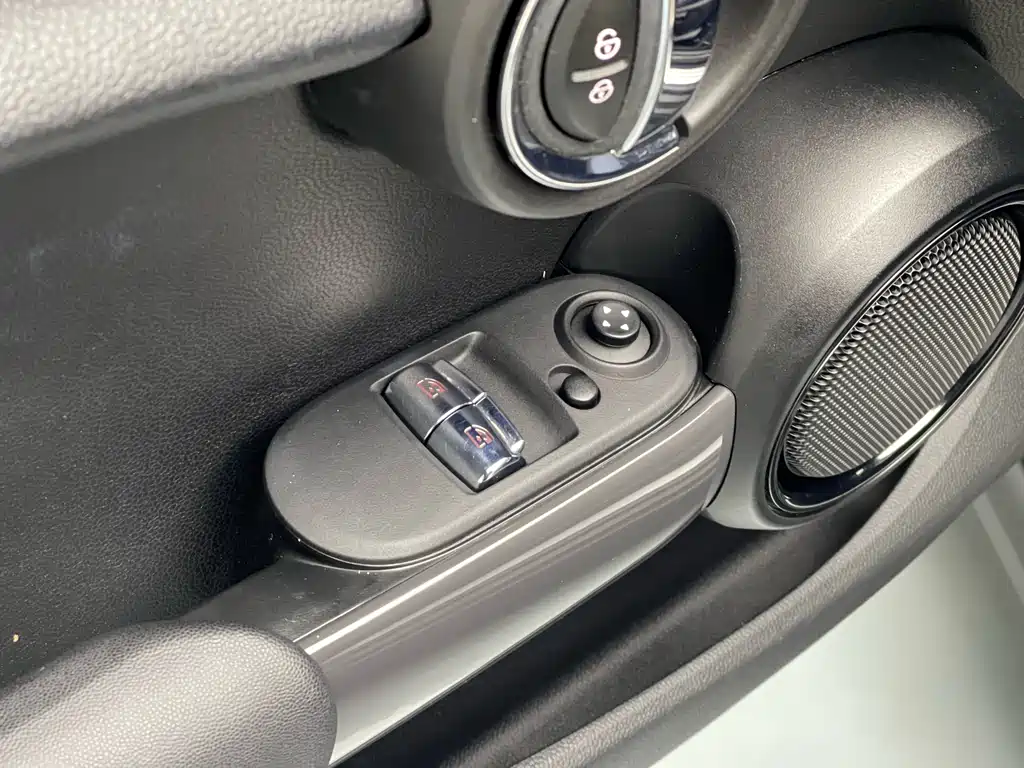 MINI 2022 1.5T ONE