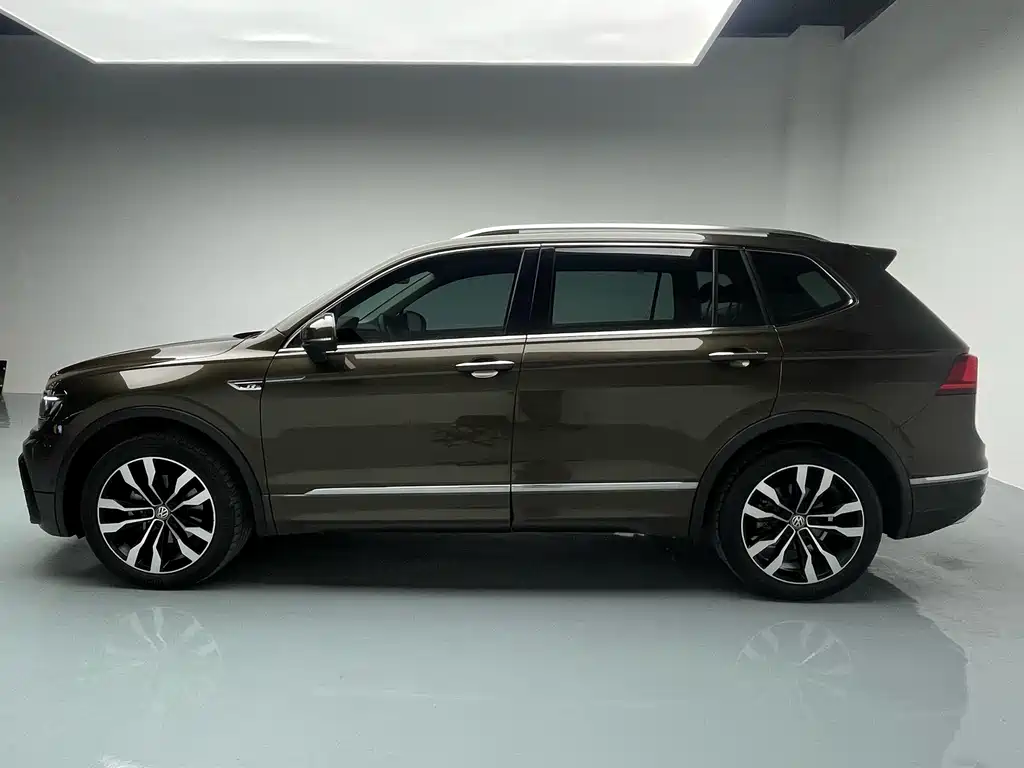 Tiguan L 2020 330 TSI Automatic Two-Wheel Drive R-Line Flagship Edition National VI