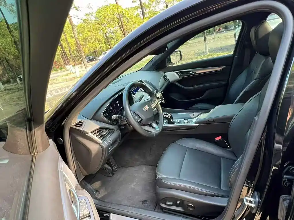 Cadillac CT5 2023 28T Luxury (Standard)