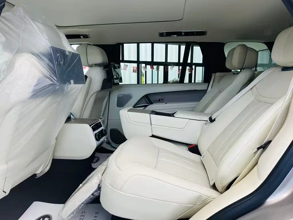 Range Rover 2026 3.0 L6 400PS AB Long Wheelbase Edition