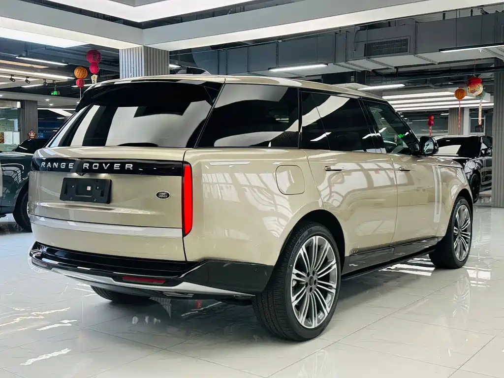 Range Rover 2026 3.0 L6 400PS AB Long Wheelbase Edition