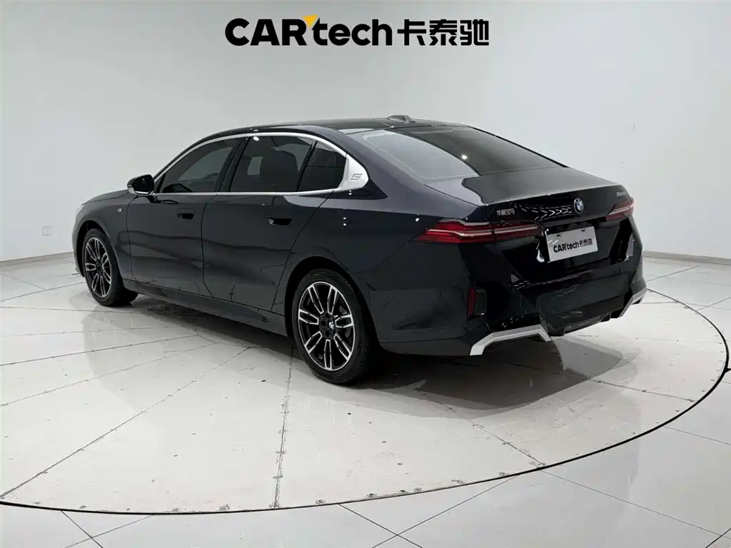 BMW 5 Series 2025 525Li M Sport Package