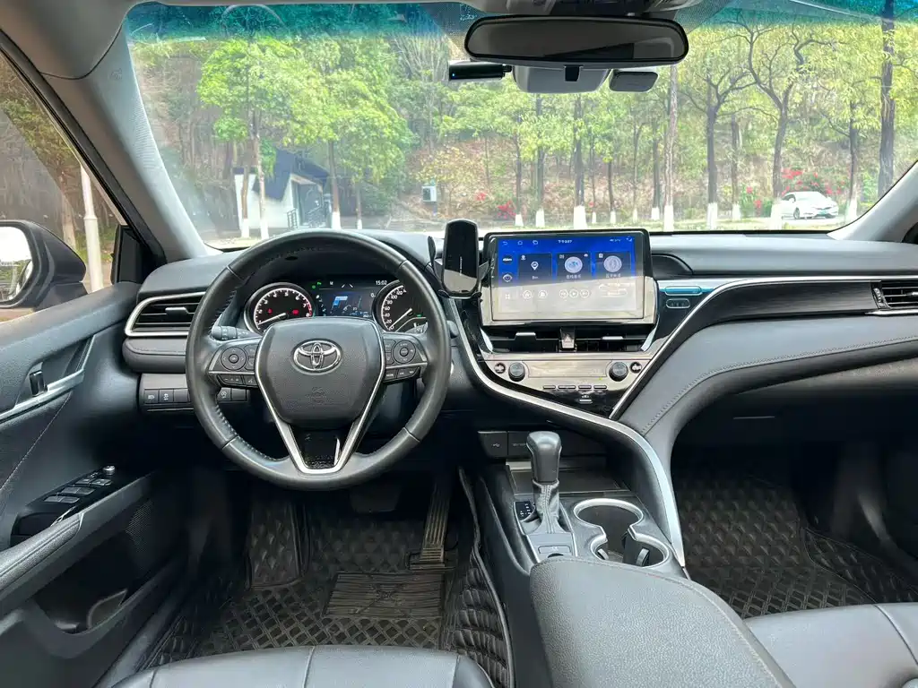 Camry 2023 2.0G Luxury Edition