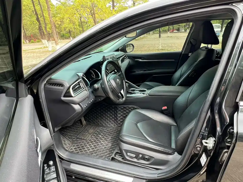 Camry 2023 2.0G Luxury Edition