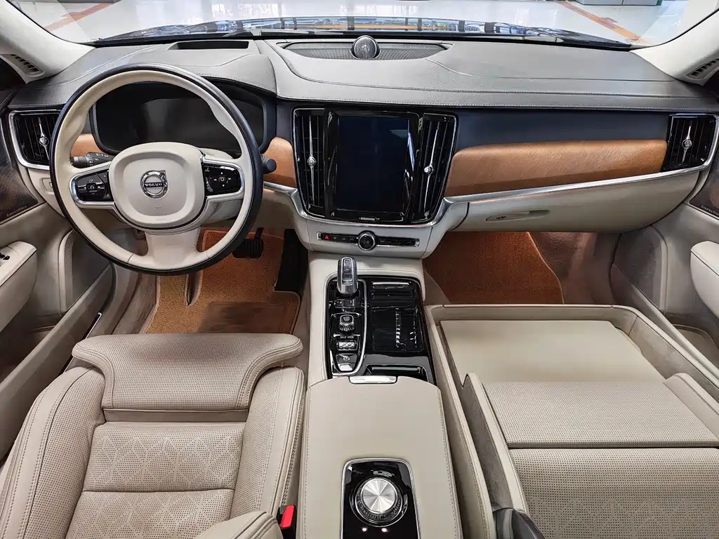 Volvo S90 Plug-in Hybrid 2019 T8 E-AWD Prestige Edition 3-seat National VI