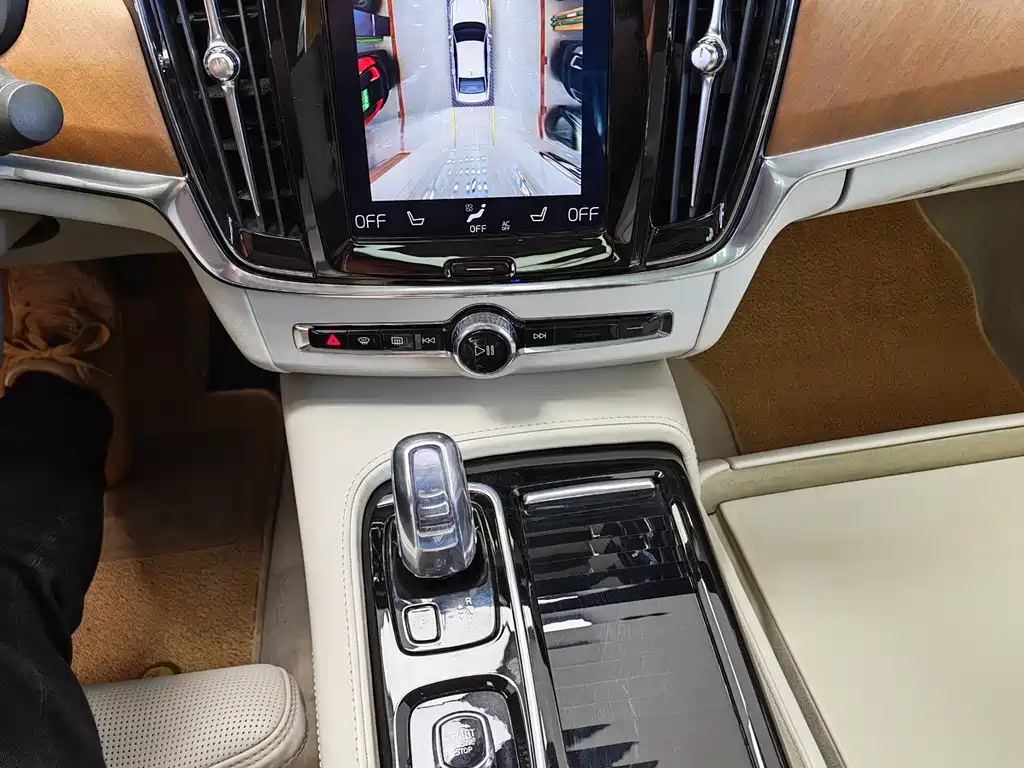 Volvo S90 Plug-in Hybrid 2019 T8 E-AWD Prestige Edition 3-seat National VI