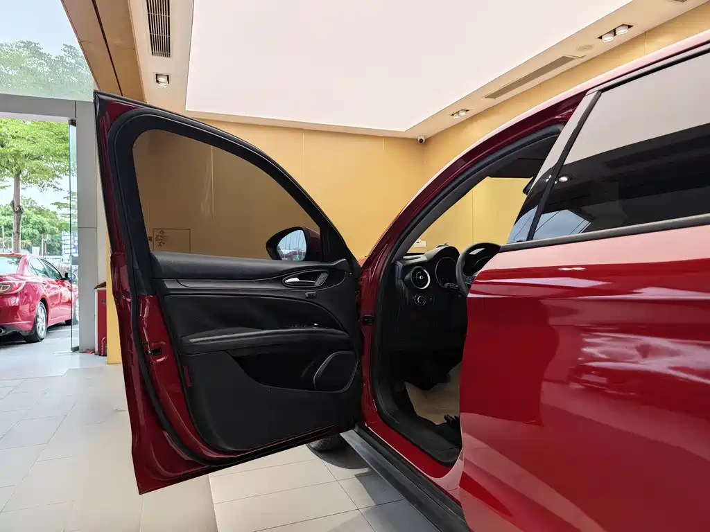 Stelvio 2017 2.0T 200HP Elite Edition