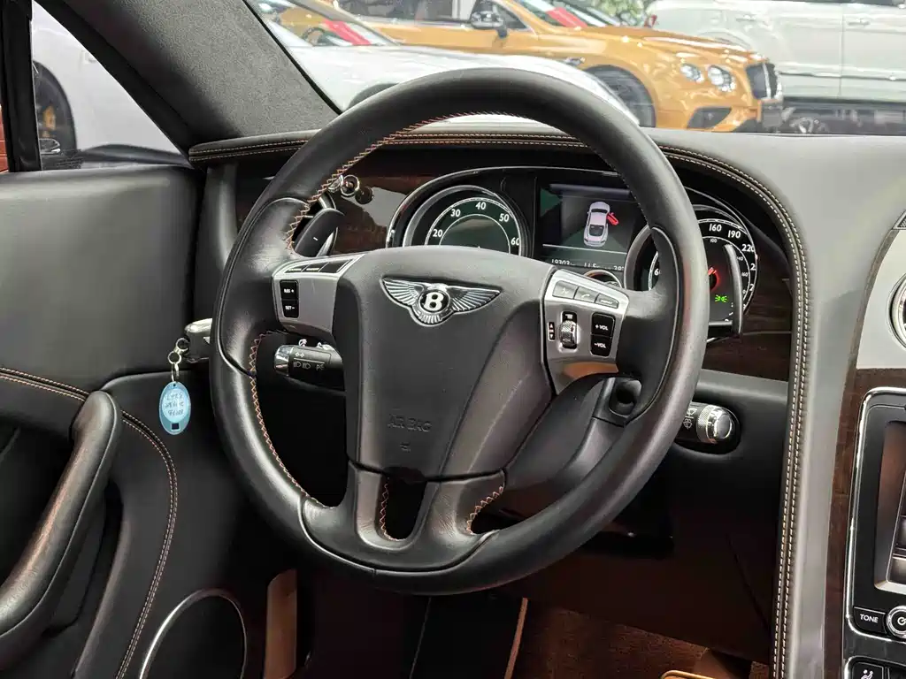 Audi A8 2012 4.0T GT V8