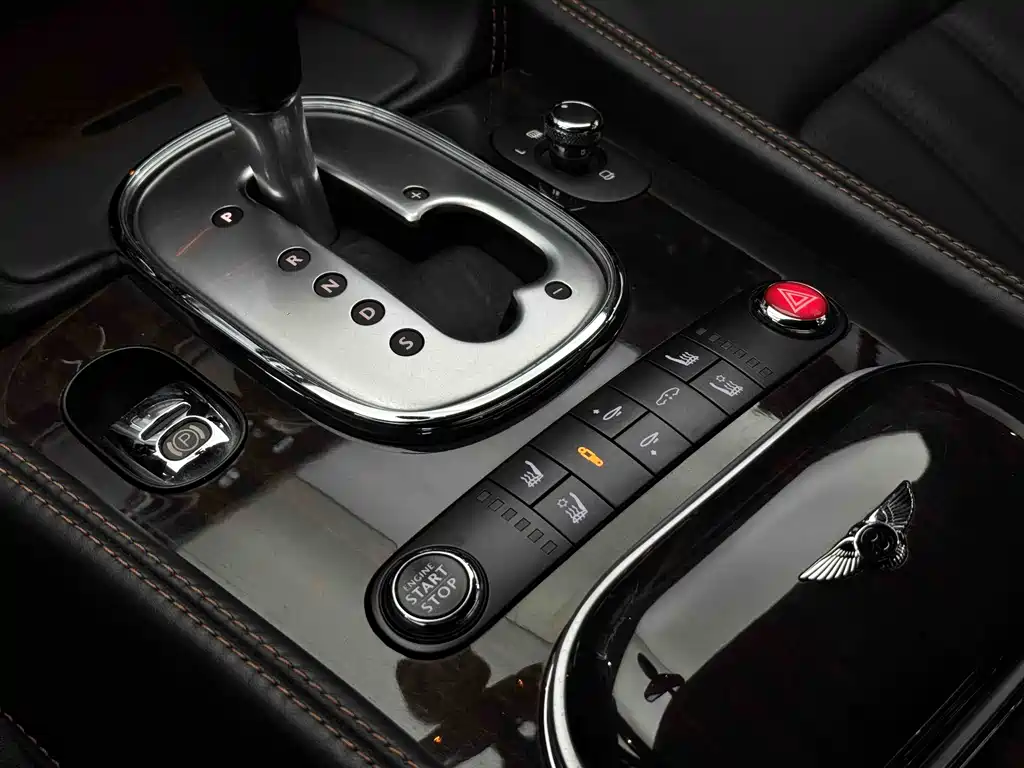 Audi A8 2012 4.0T GT V8