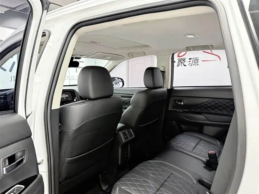 Outlander 2020 2.4L 4WD Premium 5-seat