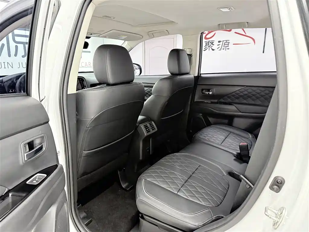 Outlander 2020 2.4L 4WD Premium 5-seat