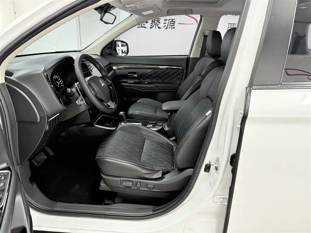Outlander 2020 2.4L 4WD Premium 5-seat