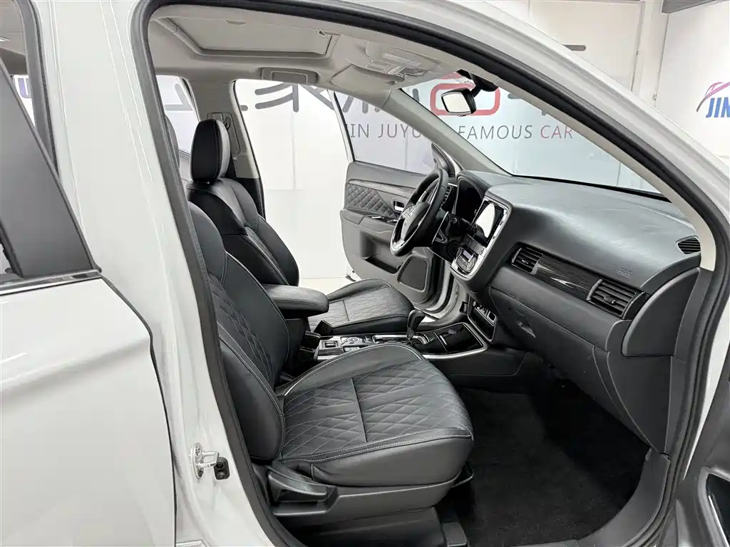 Outlander 2020 2.4L 4WD Premium 5-seat