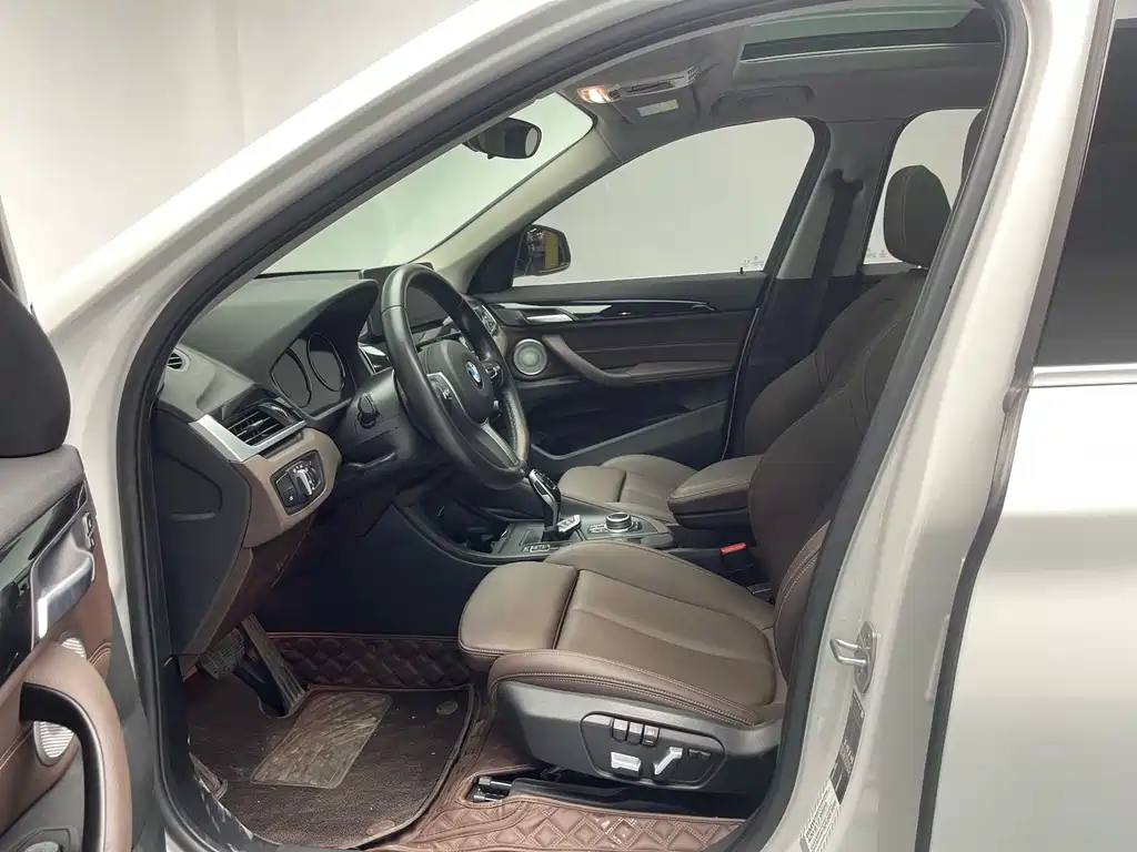 BMW X1 2021 sDrive25Li Leading Edition