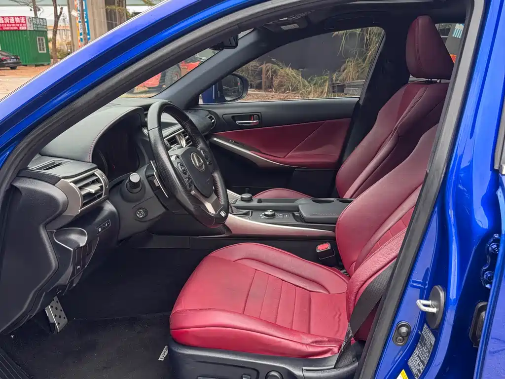 Lexus IS 2015 200t F SPORT