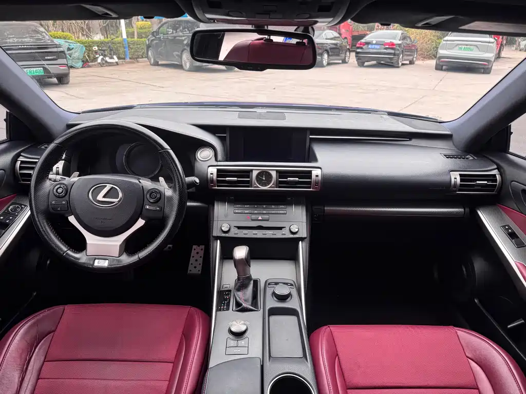 Lexus IS 2015 200t F SPORT