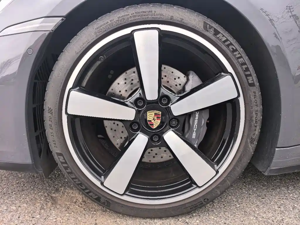 Porsche 911 2025 Carrera 3.0T