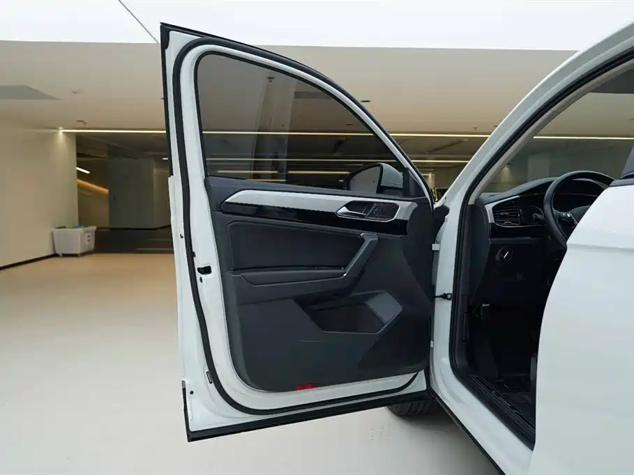 Tayron 2019 330 TSI Two-wheel Drive Luxury Edition National VI