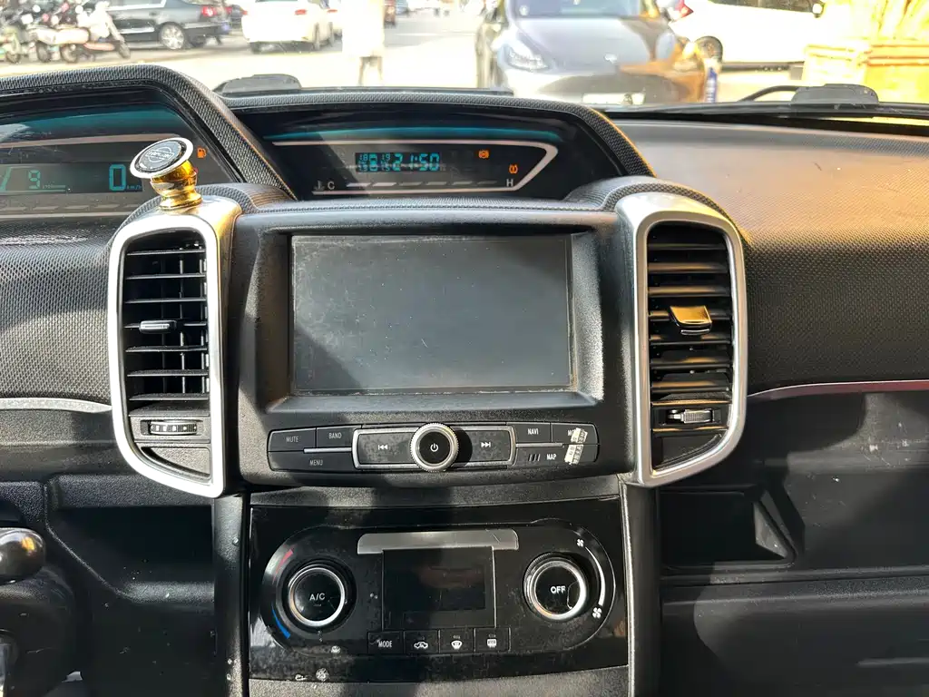 Changcheng M2 2014 Model 1.5L Manual Urban Edition